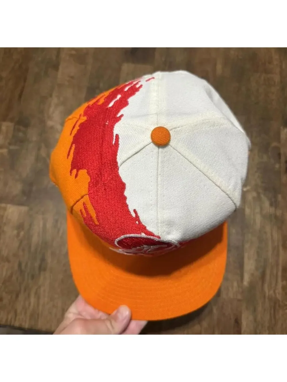 VTG Tampa Bay Buccaneers Logo Athletic Splash Snapback Hat